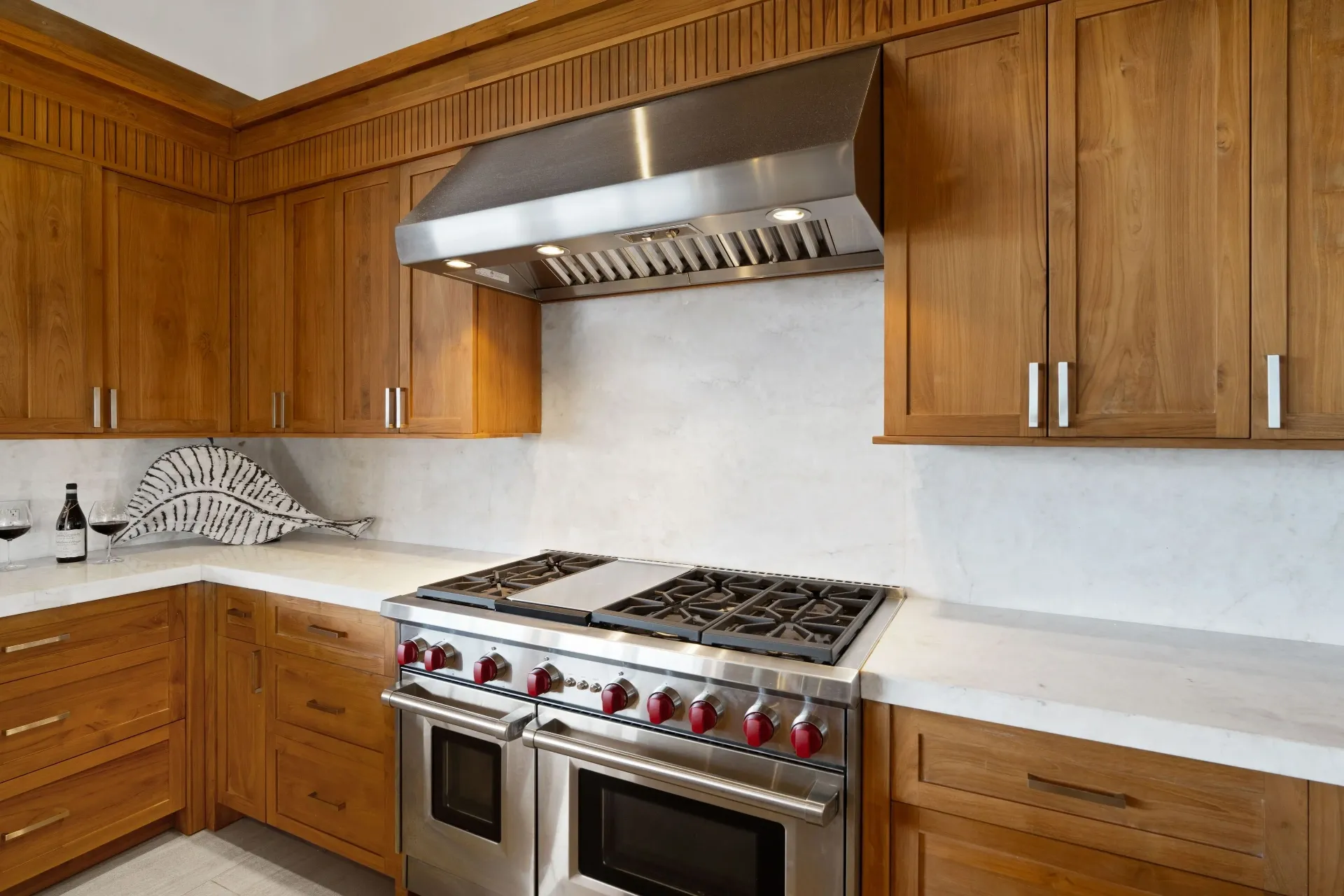 Cabinetry, Vanities & Closets — Kayu